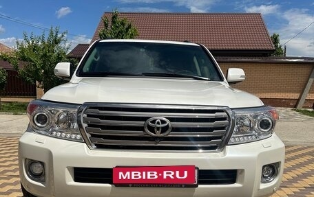 Toyota Land Cruiser 200, 2014 год, 3 800 000 рублей, 2 фотография
