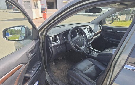 Toyota Highlander III, 2014 год, 2 900 000 рублей, 9 фотография