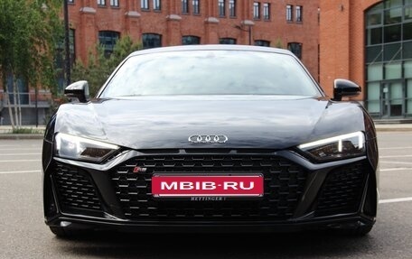 Audi R8, 2019 год, 15 500 000 рублей, 2 фотография