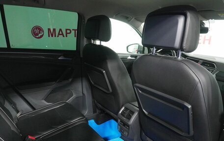 Volkswagen Tiguan II, 2018 год, 2 498 000 рублей, 11 фотография