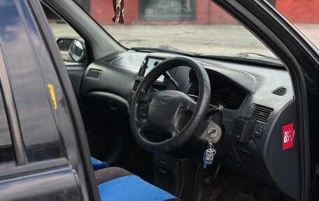 Toyota Raum I, 2000 год, 395 000 рублей, 3 фотография