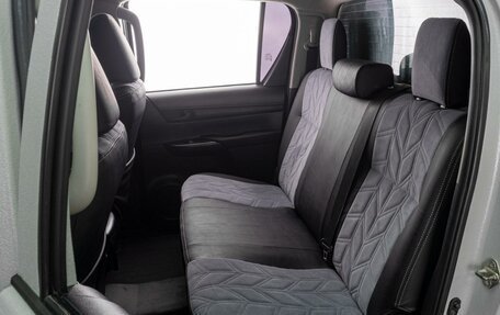 Toyota Hilux VIII, 2017 год, 3 584 000 рублей, 13 фотография