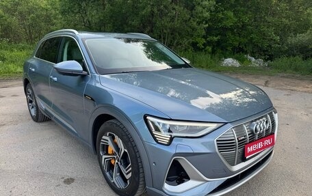 Audi e-tron I, 2023 год, 5 250 000 рублей, 1 фотография