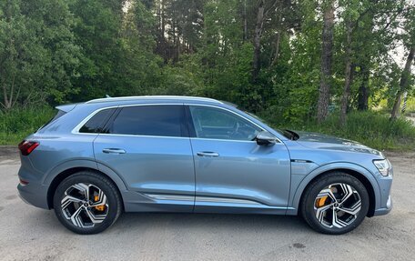 Audi e-tron I, 2023 год, 5 250 000 рублей, 8 фотография
