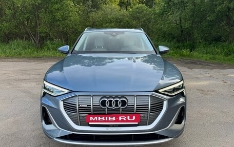 Audi e-tron I, 2023 год, 5 250 000 рублей, 2 фотография
