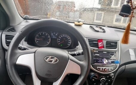 Hyundai Solaris II рестайлинг, 2013 год, 500 000 рублей, 4 фотография