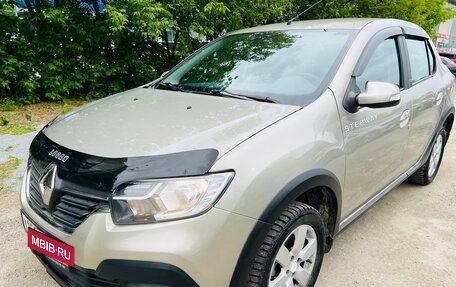 Renault Logan II, 2019 год, 949 000 рублей, 5 фотография