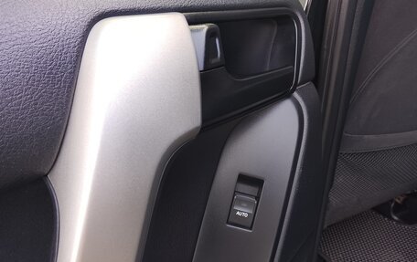 Toyota Land Cruiser Prado 150 рестайлинг 2, 2013 год, 2 955 000 рублей, 17 фотография