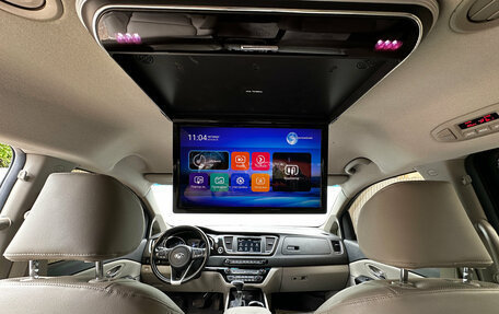 KIA Carnival III, 2020 год, 2 750 000 рублей, 21 фотография