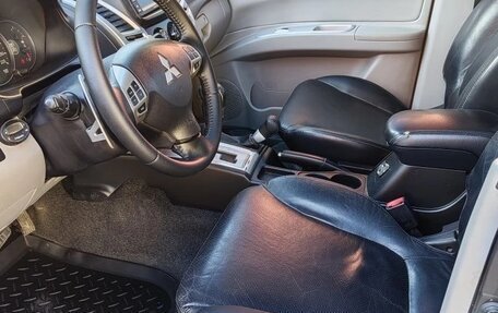 Mitsubishi Pajero Sport II рестайлинг, 2011 год, 1 270 000 рублей, 3 фотография
