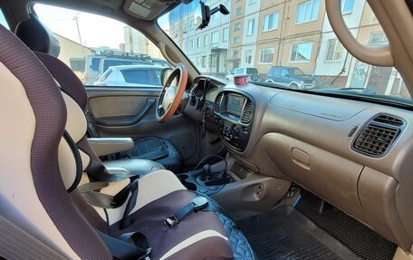 Toyota Sequoia II рестайлинг, 2004 год, 1 950 000 рублей, 2 фотография