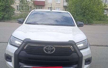Toyota Hilux VIII, 2021 год, 4 550 000 рублей, 3 фотография