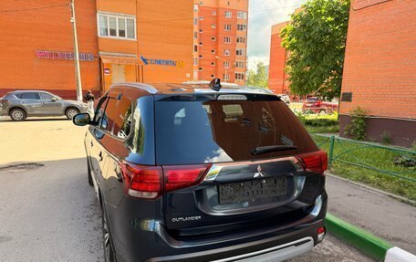Mitsubishi Outlander III рестайлинг 3, 2020 год, 2 350 000 рублей, 2 фотография