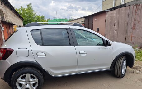 Renault Sandero II рестайлинг, 2015 год, 1 000 000 рублей, 2 фотография