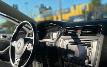 Volkswagen Jetta VI, 2012 год, 900 000 рублей, 7 фотография