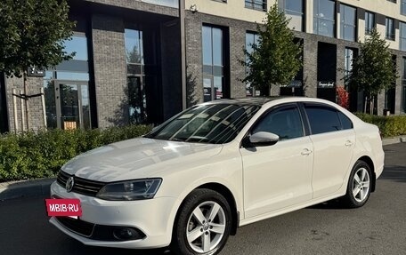 Volkswagen Jetta VI, 2012 год, 900 000 рублей, 3 фотография