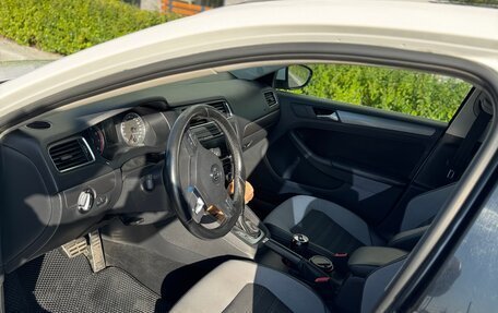 Volkswagen Jetta VI, 2012 год, 900 000 рублей, 13 фотография