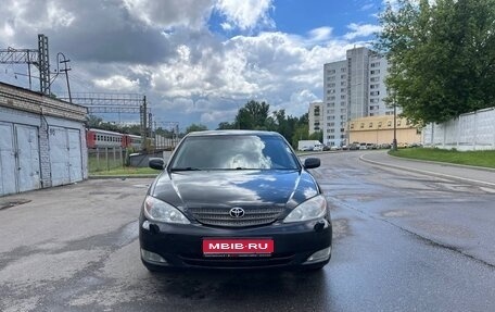 Toyota Camry V40, 2004 год, 590 000 рублей, 1 фотография
