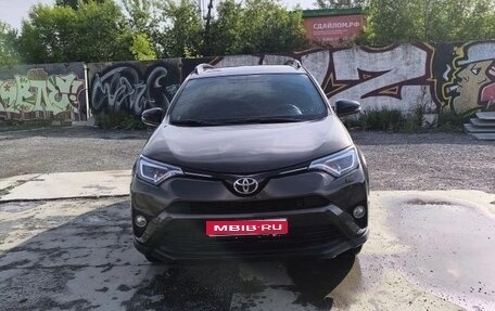Toyota RAV4, 2018 год, 3 050 000 рублей, 1 фотография