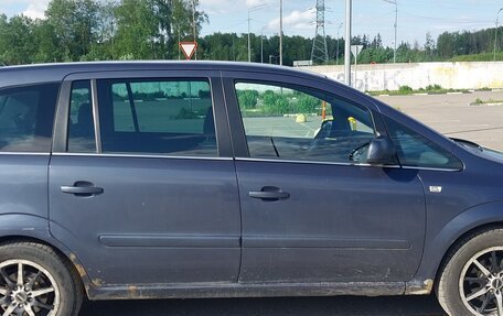 Opel Zafira B, 2011 год, 650 000 рублей, 3 фотография