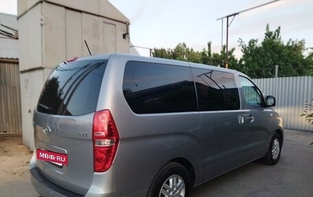 Hyundai H-1 II рестайлинг, 2015 год, 2 450 000 рублей, 3 фотография