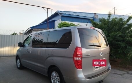 Hyundai H-1 II рестайлинг, 2015 год, 2 450 000 рублей, 4 фотография