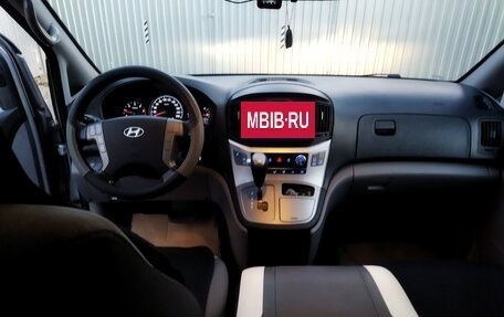 Hyundai H-1 II рестайлинг, 2015 год, 2 450 000 рублей, 10 фотография