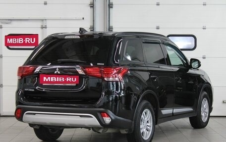 Mitsubishi Outlander III рестайлинг 3, 2021 год, 2 657 000 рублей, 5 фотография