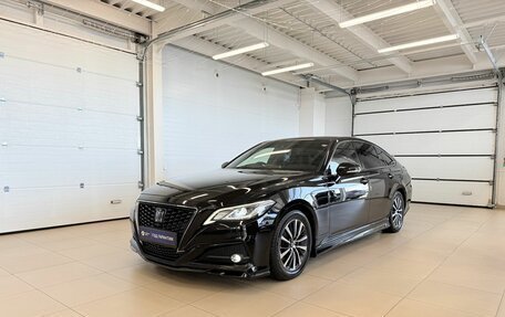 Toyota Crown, 2018 год, 3 399 900 рублей, 2 фотография