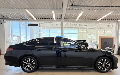 Toyota Crown, 2018 год, 3 399 900 рублей, 7 фотография