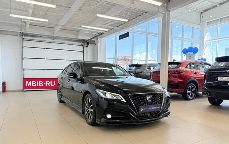 Toyota Crown, 2018 год, 3 399 900 рублей, 8 фотография