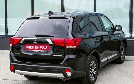 Mitsubishi Outlander III рестайлинг 3, 2018 год, 1 925 000 рублей, 5 фотография