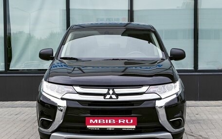 Mitsubishi Outlander III рестайлинг 3, 2018 год, 1 925 000 рублей, 8 фотография