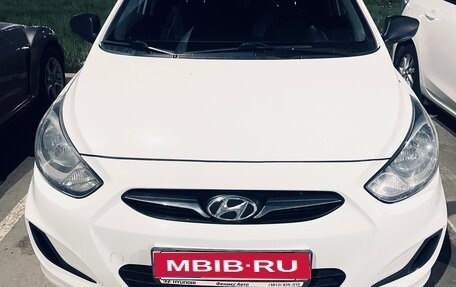 Hyundai Solaris II рестайлинг, 2013 год, 1 200 000 рублей, 1 фотография