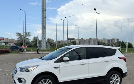 Ford Escape III, 2018 год, 800 000 рублей, 2 фотография