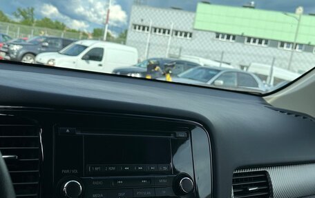 Mitsubishi Outlander III рестайлинг 3, 2013 год, 1 700 000 рублей, 7 фотография