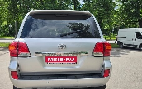 Toyota Land Cruiser 200, 2011 год, 2 500 000 рублей, 7 фотография
