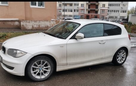 BMW 1 серия, 2011 год, 1 150 000 рублей, 2 фотография