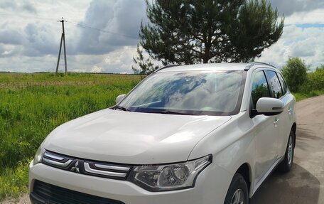 Mitsubishi Outlander III рестайлинг 3, 2012 год, 1 250 000 рублей, 2 фотография
