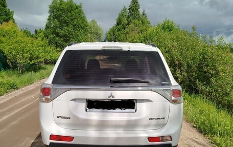 Mitsubishi Outlander III рестайлинг 3, 2012 год, 1 250 000 рублей, 6 фотография