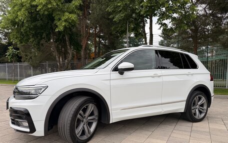 Volkswagen Tiguan II, 2017 год, 3 050 000 рублей, 3 фотография
