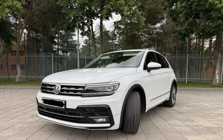 Volkswagen Tiguan II, 2017 год, 3 050 000 рублей, 2 фотография