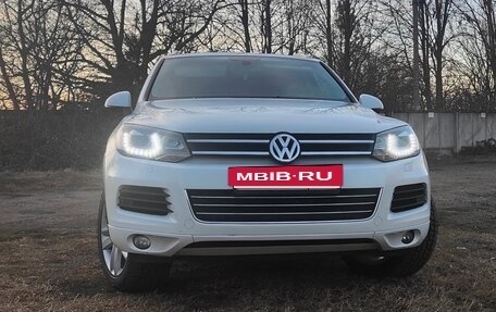Volkswagen Touareg III, 2012 год, 2 300 000 рублей, 2 фотография