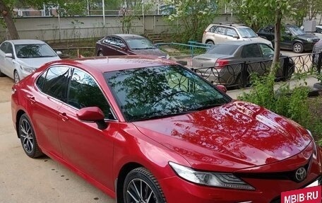 Toyota Camry, 2021 год, 3 250 000 рублей, 2 фотография