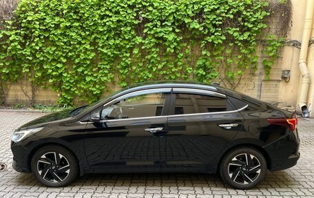 Hyundai Solaris II рестайлинг, 2021 год, 1 400 000 рублей, 4 фотография