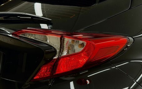 Toyota C-HR I рестайлинг, 2019 год, 2 380 000 рублей, 10 фотография