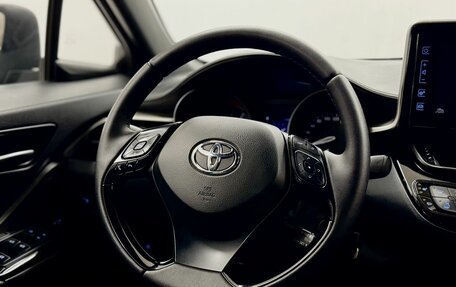 Toyota C-HR I рестайлинг, 2019 год, 2 380 000 рублей, 19 фотография