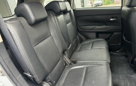Mitsubishi Outlander III рестайлинг 3, 2015 год, 2 100 000 рублей, 12 фотография
