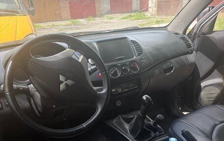 Mitsubishi L200 IV рестайлинг, 2015 год, 1 550 000 рублей, 20 фотография