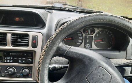Mitsubishi Pajero iO, 1999 год, 530 000 рублей, 3 фотография